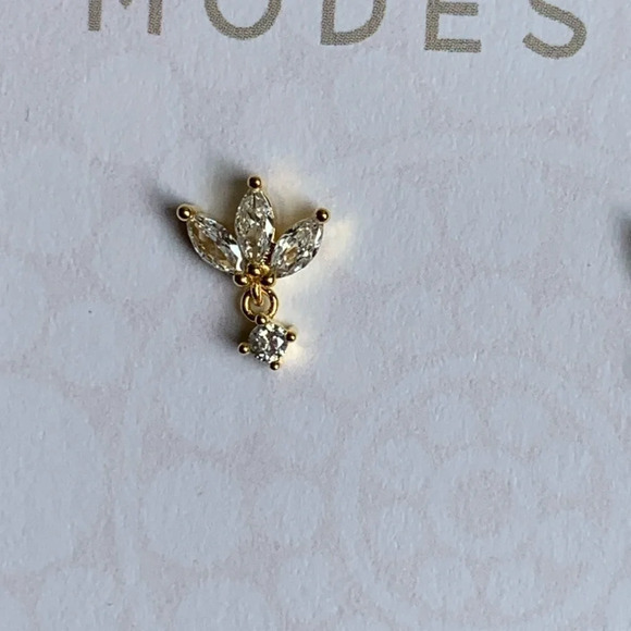 COPY - 18K Gold Crystal Leaf Stud Huggie Earrings - Picture 3 of 3